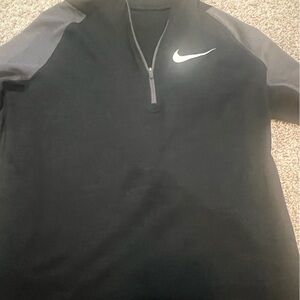 Light weight quarter zip